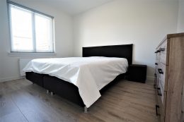 Admiraal de Ruyterlaan 129